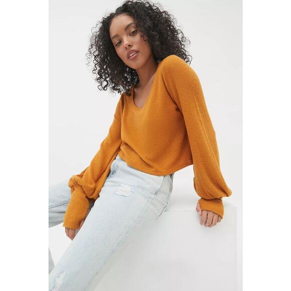 Urban Outfitters Out From Under Tan Long Balloon Sleeve Boxy Cropped Sweater XS - Picture 1 of 5